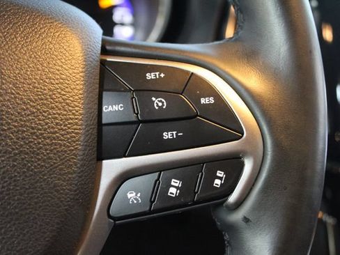 Used 2019 Jeep Grand Cherokee High Altitude AWD/4WD image 16