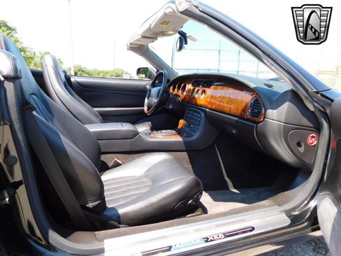 Used 1998 Jaguar XK8 Convertible image 22