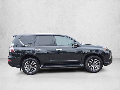 Used 2023 Lexus GX 460 Luxury w/ Accessory Package AWD/4WD image 4