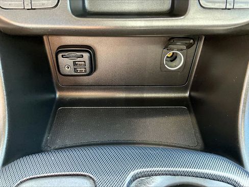Used 2022 Chevrolet Colorado Z71 AWD/4WD image 16