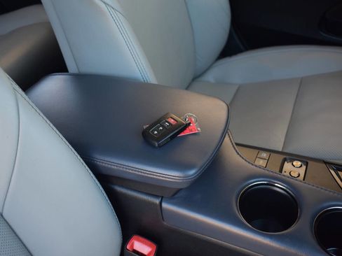 Used 2014 Toyota Avalon Limited w/ Technology Package FWD image 59