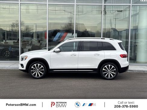 Used 2022 Mercedes-Benz GLB 250 4MATIC image 3