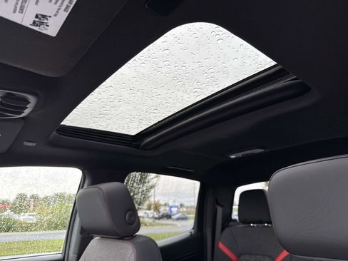 Used 2023 Chevrolet Colorado Z71 w/ Z71 Convenience Package 2 image 3