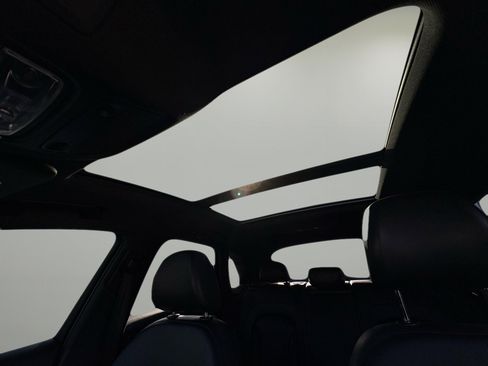 Used 2018 Audi Q3 2.0T Premium image 25