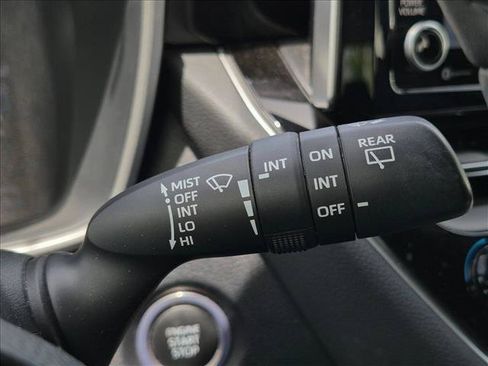 Used 2022 Toyota Corolla SE FWD image 8