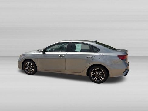 Used 2024 Kia Forte LXS w/ LXS Technology Package FWD image 6