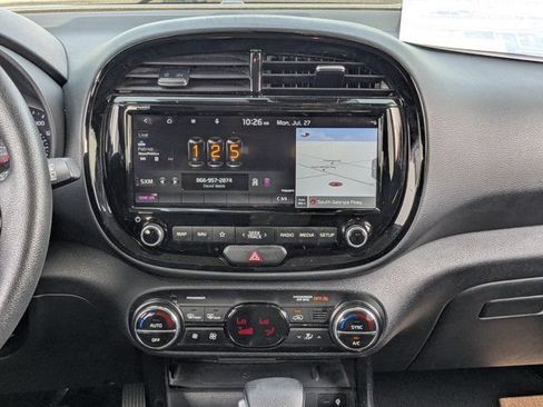 Used 2022 Kia Soul S FWD image 18