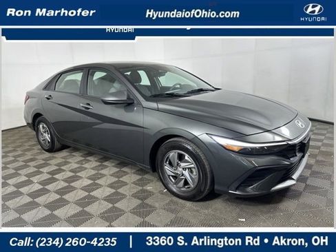 Used 2025 Hyundai Elantra SE w/ Cargo Package FWD image 1