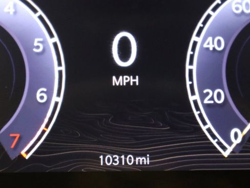 Used 2025 Jeep Grand Cherokee Laredo w/ Luxury Tech Group I AWD/4WD image 30
