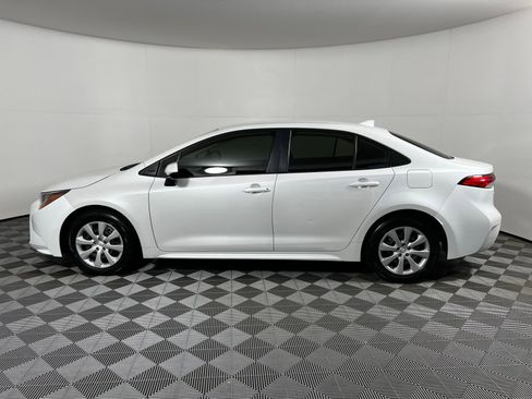 Certified 2022 Toyota Corolla LE FWD image 8