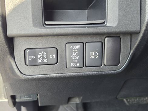 Used 2019 Toyota Tacoma TRD Off-Road w/ Technology Package RWD image 20