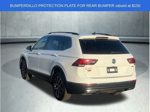 Used 2021 Volkswagen Tiguan SE w/ Panoramic Sunroof Package image 9