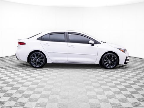 Used 2026 Toyota Corolla XSE FWD image 6
