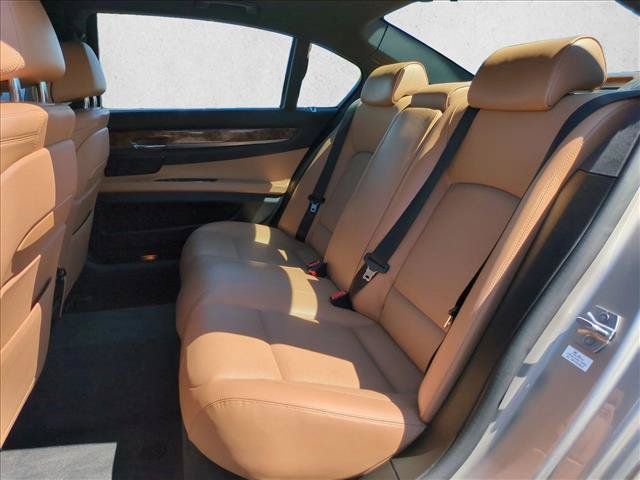 Used 2015 BMW 750Li RWD image 18