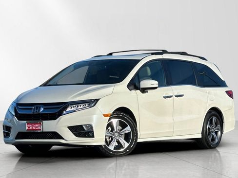 Used 2018 Honda Odyssey Touring image 2