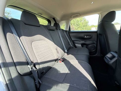 Used 2023 Honda HR-V LX image 17