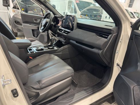 Used 2026 Subaru Outback Premium AWD/4WD image 17