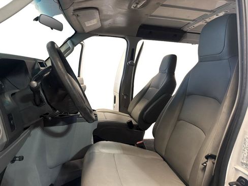 Used 2014 Ford E-150 and Econoline 150 w/ Power Group RWD image 16