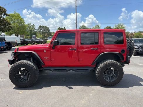 Used 2018 Jeep Wrangler Unlimited Sahara w/ Max Tow Package AWD/4WD image 6