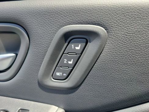 Used 2025 Honda Pilot Touring image 24