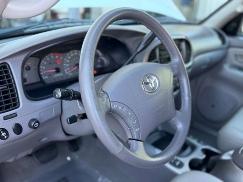 Used 2004 Toyota Sequoia Limited RWD image 9