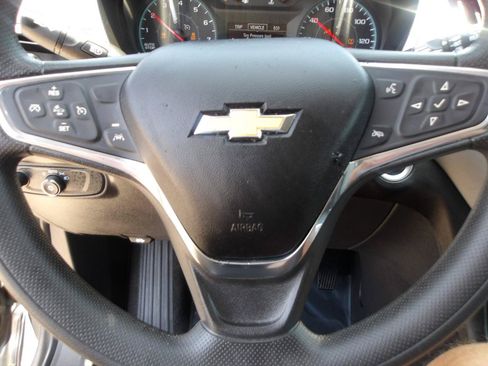 Used 2020 Chevrolet Equinox LS w/ LS Convenience Package FWD image 20