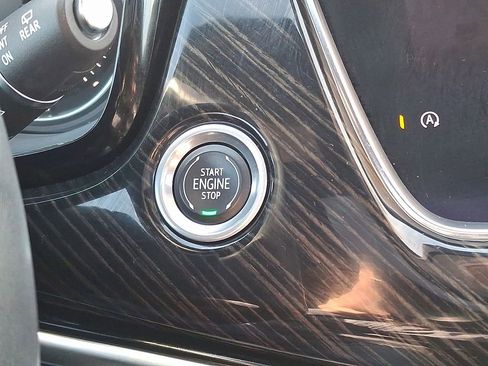 Used 2020 Cadillac XT6 Premium Luxury image 31