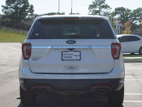 Used 2019 Ford Explorer Limited w/ Limited Luxury Package image 3
