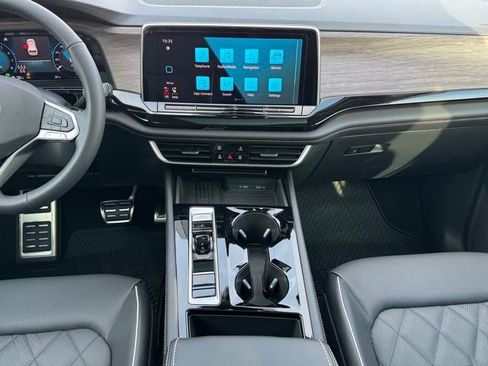 New 2026 Volkswagen Atlas SEL Premium R-Line AWD/4WD image 16