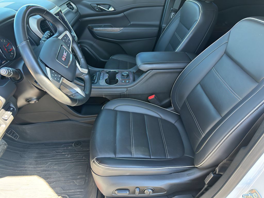 Used 2023 GMC Acadia Denali w/ Denali Technology Package AWD/4WD image 8