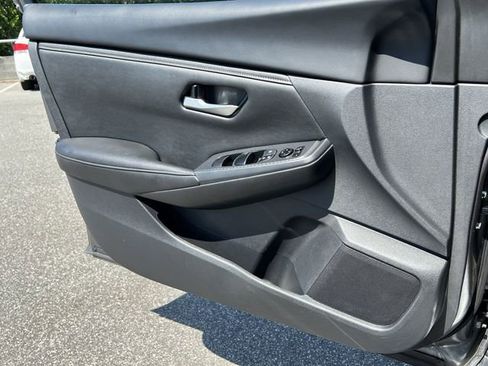 Used 2025 Nissan Sentra SV FWD image 30