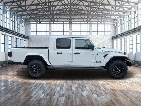 New 2025 Jeep Gladiator Sport image 3