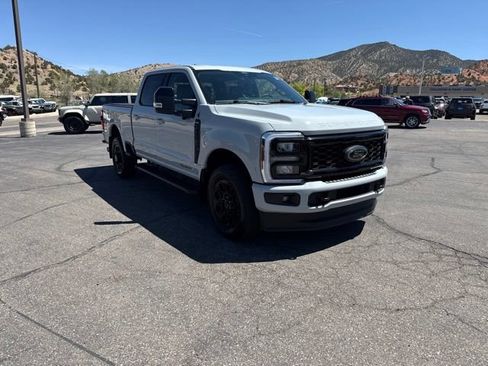 Used 2025 Ford F250 Lariat w/ Black Appearance Package AWD/4WD image 3