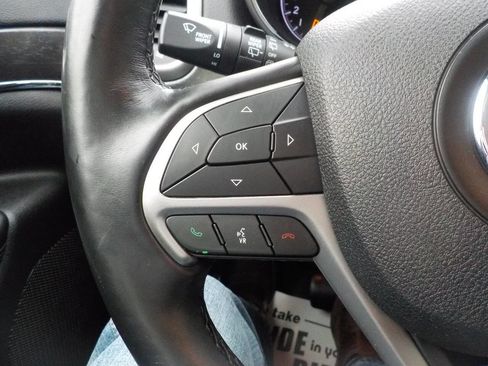 Used 2018 Jeep Grand Cherokee Limited image 22