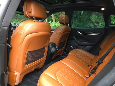 Used 2022 Maserati Levante GT image 14