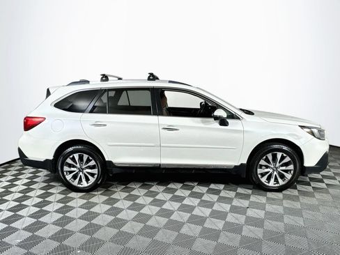Used 2019 Subaru Outback 3.6R Touring AWD/4WD image 8