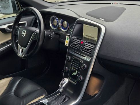 Used 2013 Volvo XC60 T6 R-Design Platinum image 23