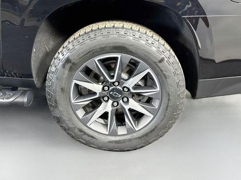 Used 2023 Chevrolet Suburban Z71 AWD/4WD image 37