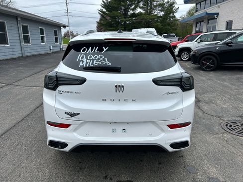 Used 2024 Buick Encore GX Avenir w/ Avenir Technology Package AWD/4WD image 6