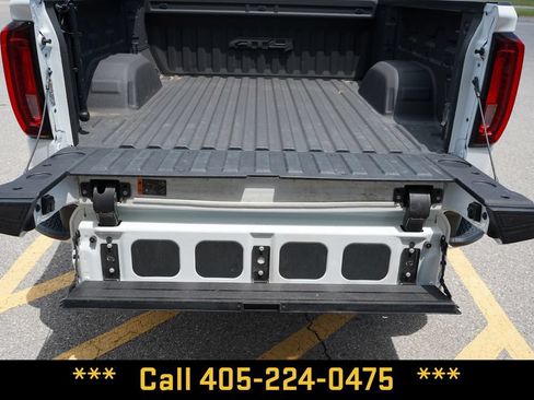 Used 2024 GMC Sierra 1500 AT4 w/ Technology Package AWD/4WD image 18
