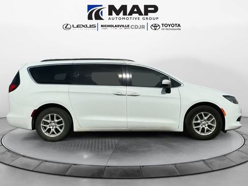 Used 2020 Chrysler Voyager Lxi image 6