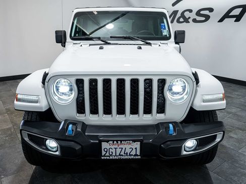 Used 2023 Jeep Wrangler Unlimited Sahara w/ Cold Weather Group AWD/4WD image 6