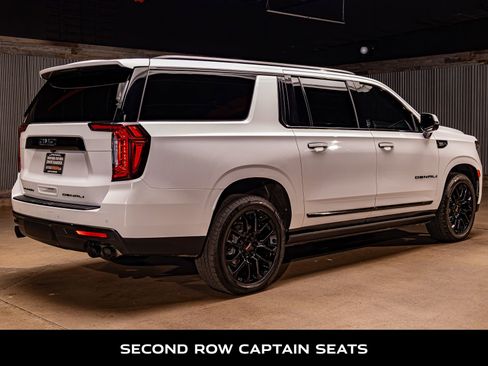 Used 2022 GMC Yukon XL Denali image 9
