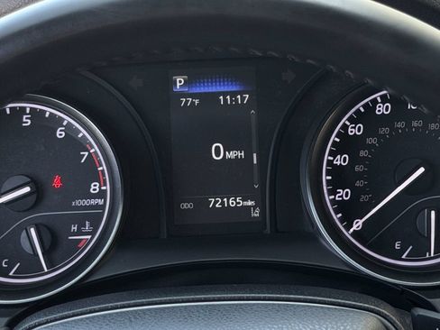 Used 2021 Toyota Camry SE FWD image 16