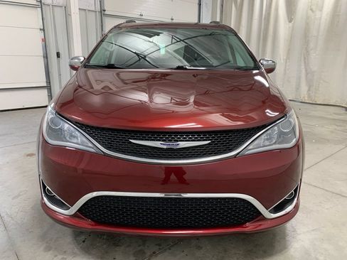 Used 2019 Chrysler Pacifica Limited FWD image 34