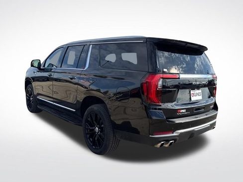 Used 2025 GMC Yukon XL Denali AWD/4WD image 13