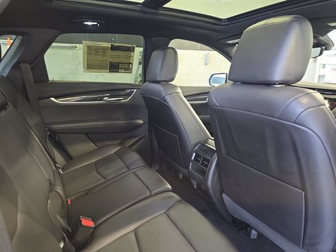 Used 2021 Cadillac XT5 Premium Luxury AWD/4WD image 13