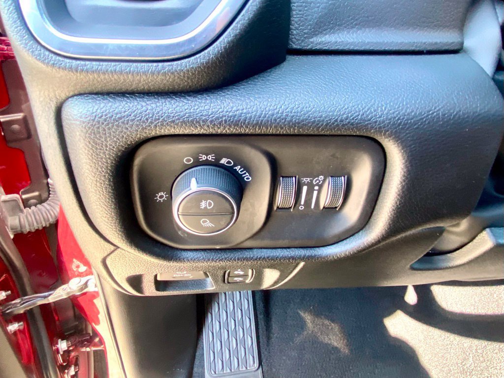 Used 2026 RAM 1500 Laramie AWD/4WD image 29