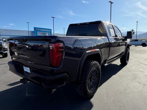 Used 2024 GMC Sierra 2500 Denali w/ Denali Reserve Package AWD/4WD image 3