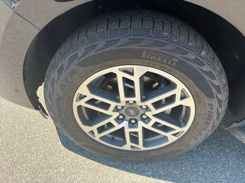 Used 2025 Ford Expedition Active image 11